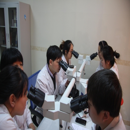 学术活动-曹登峰老师来我们科里讲课和读片
